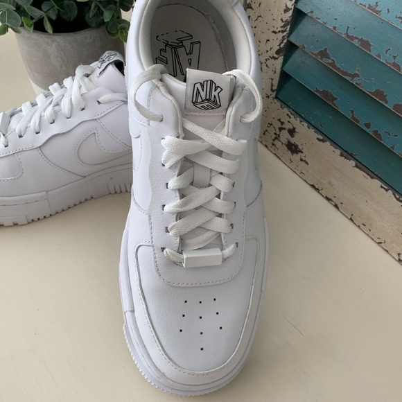 Women’s Nike Air Force 1 Pixel Sneakers White, Sz 9.5 - Picture 3 of 11